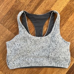 Gymshark Fleur Texture Sports Bra Gray Women's Size large